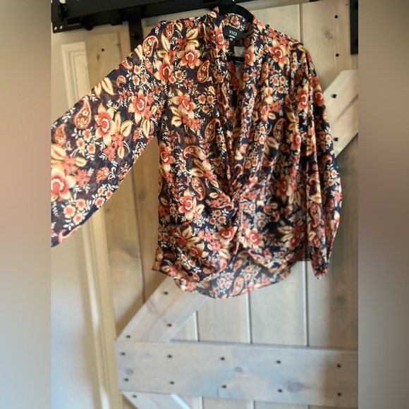 NWT VICI Knot Front Blouse - Picture 5 of 8